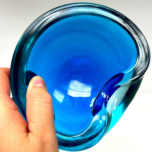 Mid Century Modern handblown Murano blue glass cigar ashtray - Picture 5 of 10